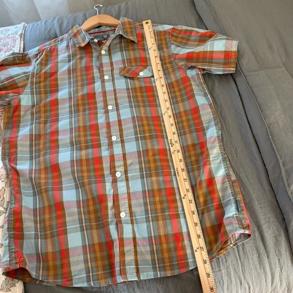 Mountain Hardwear Plaid Cotton Blend Shirt. Size Medium. - Picture 10 of 10
